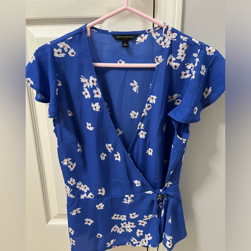 Banana Republic Sz S Floral Wrap Blouse 👚